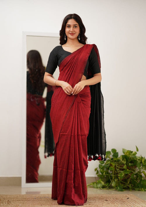 Staggering Red Cotton Silk Saree With Brood Blouse Piece