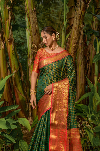 Sophisticated Green Soft Banarasi Silk Saree With Bewitching Blouse Piece