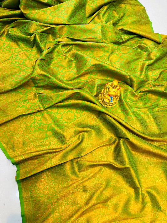 Outstanding Green Kanjivaram Silk Saree With Outstanding Blouse Piece