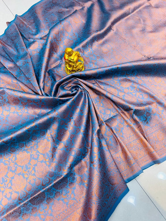 Desirable Grey Kanjivaram Silk Saree With Outstanding Blouse Piece