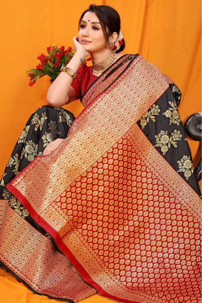 Fragrant Black Kanjivaram Silk With Alluring Blouse Piece