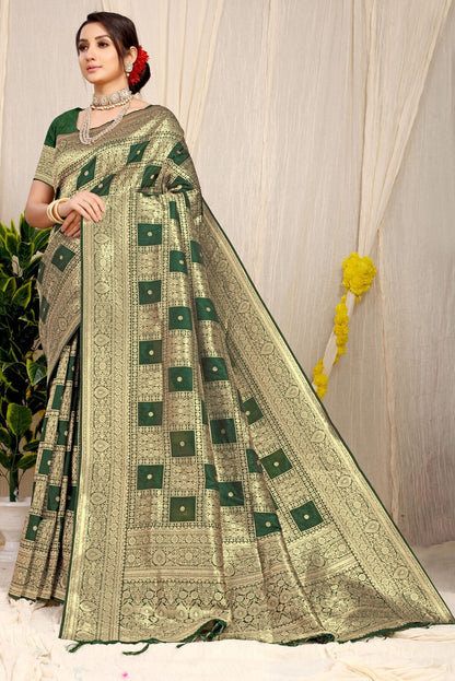Sizzling Dark Green Kanjivaram Silk Saree With Glittering Blouse Piece