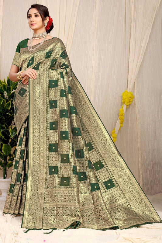 Sizzling Dark Green Kanjivaram Silk Saree With Glittering Blouse Piece