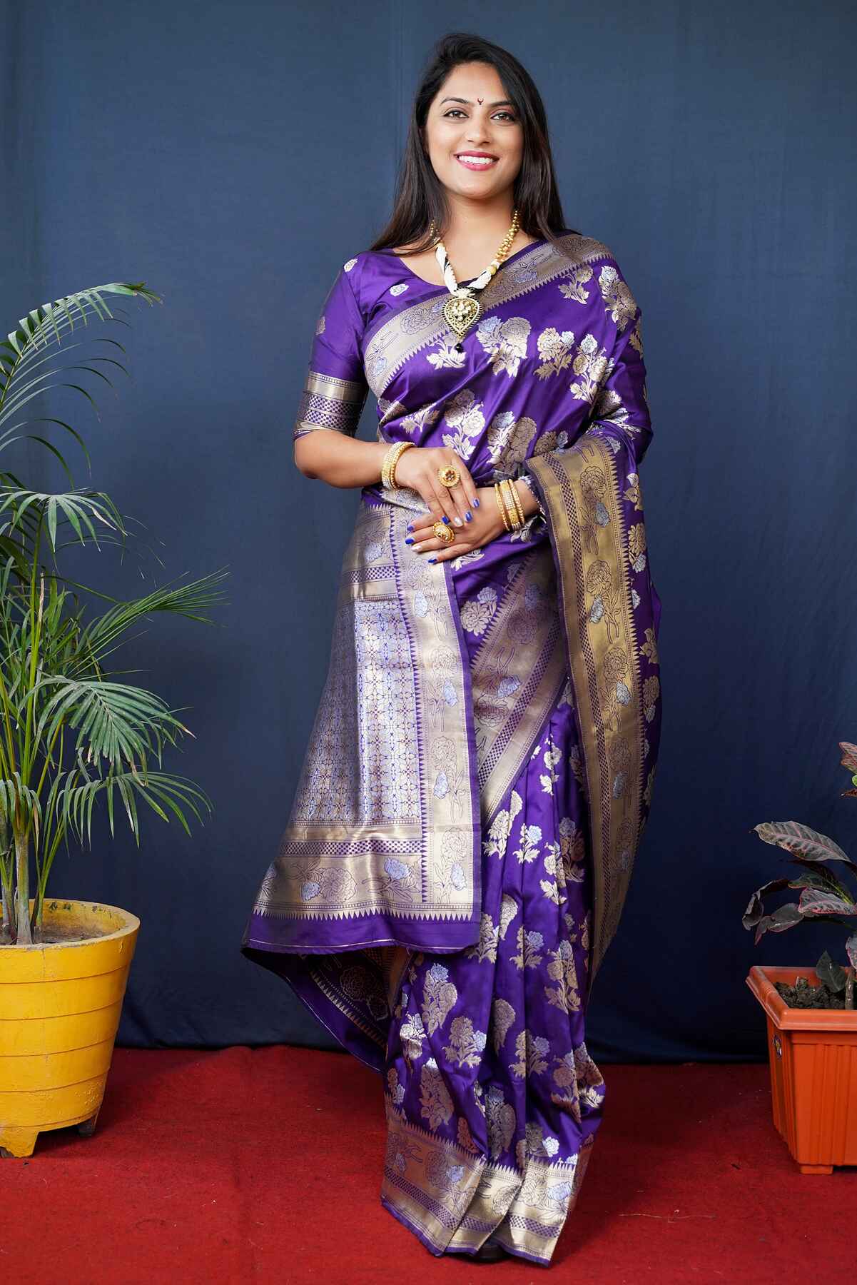 Symmetrical Royal Blue Kanjivaram Silk Saree With Glittering Blouse Piece