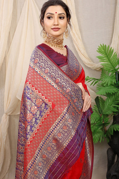 Proficient Red Banarasi Silk Saree With Redolent Blouse Piece
