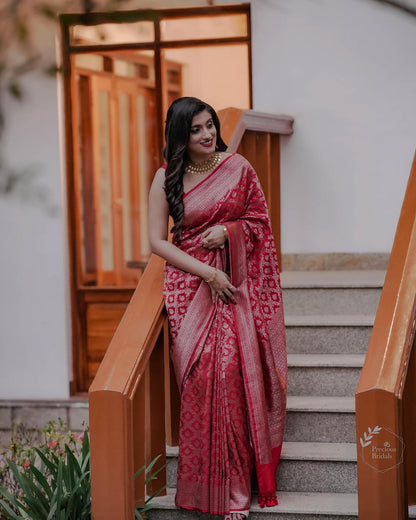 Smart Red Soft Banarasi Silk Saree With Arresting Blouse Piece