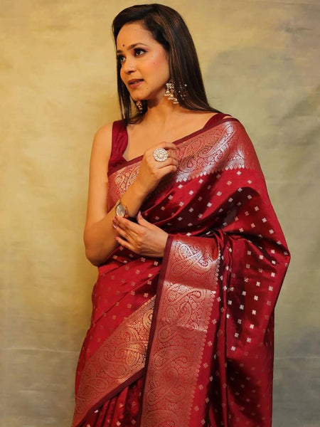 Twirling Maroon Soft Silk Saree With Surpassing Blouse Piece