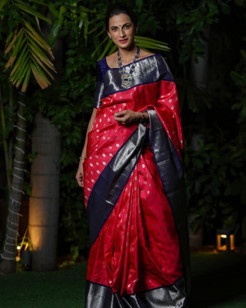 Extraordinary Dark Pink Soft Silk Saree With Glowing Blouse Piece