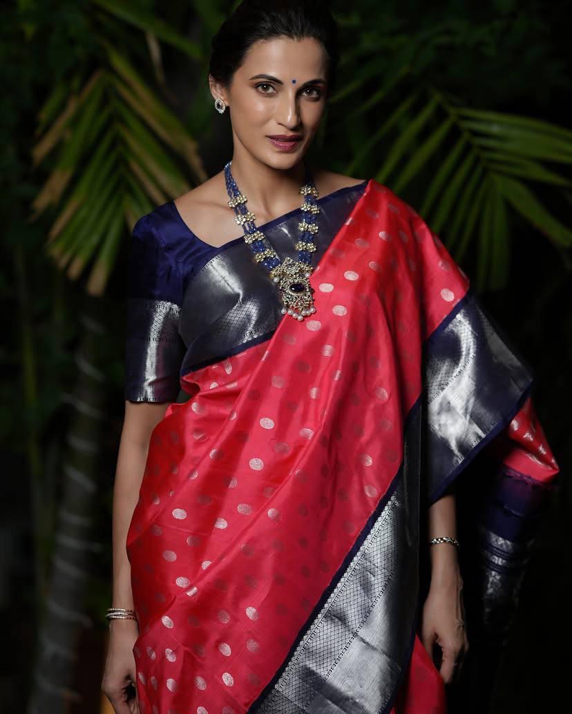 Extraordinary Dark Pink Soft Silk Saree With Glowing Blouse Piece