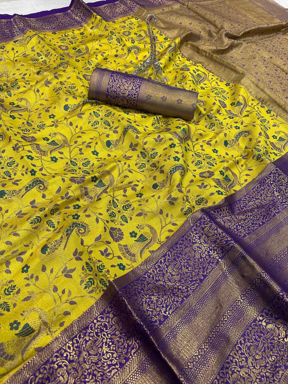 Surreptitious Yellow Kanjivaram Silk Saree With Prodigal Blouse Piece