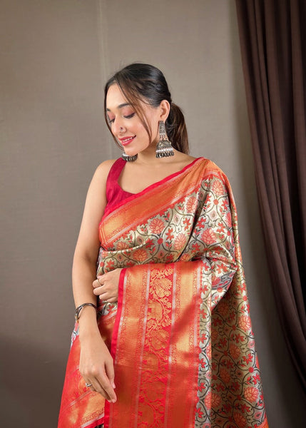 Mesmeric Green Kanjivaram Silk Saree With Desirable Blouse Piece
