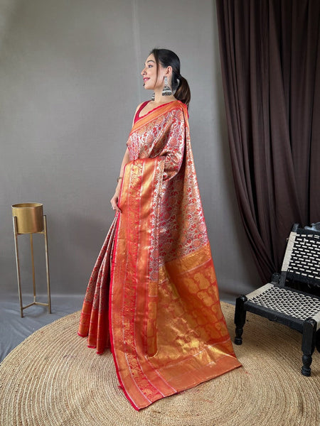 Surreptitious Red Kanjivaram Silk Saree With Felicitous Blouse Piece