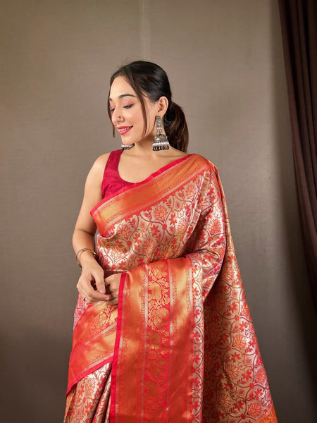 Surreptitious Red Kanjivaram Silk Saree With Felicitous Blouse Piece