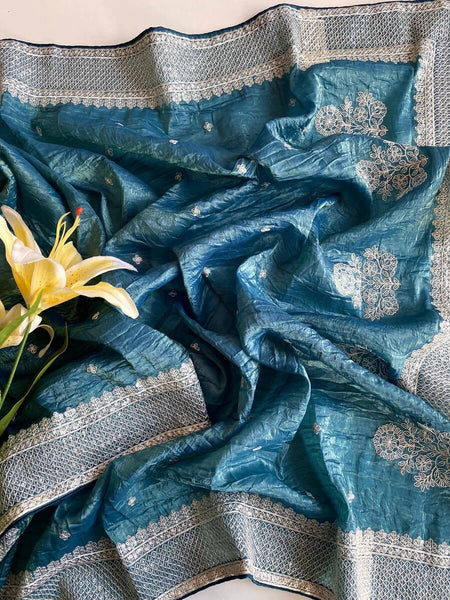 Resplendent Rama Embroidery Work Crush Silk Saree With Vivacious Blouse Piece