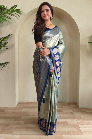 Staring Sea Green Kanjivaram Silk Saree With Lissome Blouse Piece